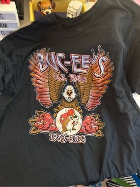 Buc-ee's Black Short Sleeve Graphic Tee - U.S. Tour
